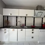Prázdninový dům Jolie Colombe, Maison 3 Ch 2 Sdb Beau Jardin Terrasse Amenagee A 15 Mn A Pied De La Du Centre En Bessin Proche Golf Et D'omaha Et Bayeux