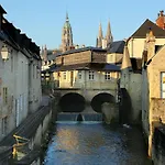 Prázdninový dům Jolie Colombe, Maison 3 Ch 2 Sdb Beau Jardin Terrasse Amenagee A 15 Mn A Pied De La Du Centre En Bessin Proche Golf Et D'omaha Et Bayeux