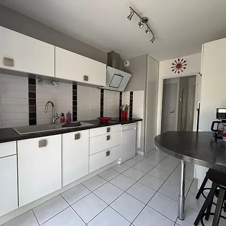 Prázdninový dům Jolie Colombe, Maison 3 Ch 2 Sdb Beau Jardin Terrasse Amenagee A 15 Mn A Pied De La Du Centre En Bessin Proche Golf Et D'omaha Et Bayeux Port-en-Bessin-Huppain