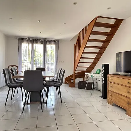 Jolie Colombe, Maison 3 Ch 2 Sdb Beau Jardin Terrasse Amenagee A 15 Mn A Pied De La Du Centre En Bessin Proche Golf Et D'omaha Et Bayeux Prázdninový dům *