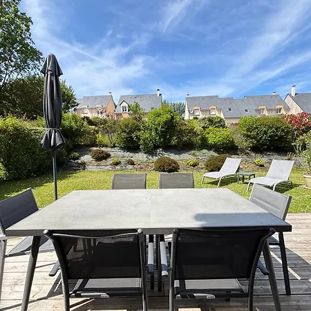 Jolie Colombe, Maison 3 Ch 2 Sdb Beau Jardin Terrasse Amenagee A 15 Mn A Pied De La Du Centre En Bessin Proche Golf Et D'omaha Et Bayeux Prázdninový dům