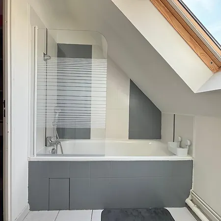 Prázdninový dům Jolie Colombe, Maison 3 Ch 2 Sdb Beau Jardin Terrasse Amenagee A 15 Mn A Pied De La Du Centre En Bessin Proche Golf Et D'omaha Et Bayeux *