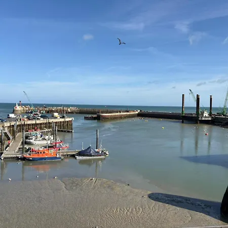 Jolie Colombe, Maison 3 Ch 2 Sdb Beau Jardin Terrasse Amenagee A 15 Mn A Pied De La Du Centre En Bessin Proche Golf Et D'omaha Et Bayeux Port-en-Bessin-Huppain
