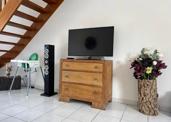 Prázdninový dům Jolie Colombe, Maison 3 Ch 2 Sdb Beau Jardin Terrasse Amenagee A 15 Mn A Pied De La Du Centre En Bessin Proche Golf Et D'omaha Et Bayeux Port-en-Bessin-Huppain