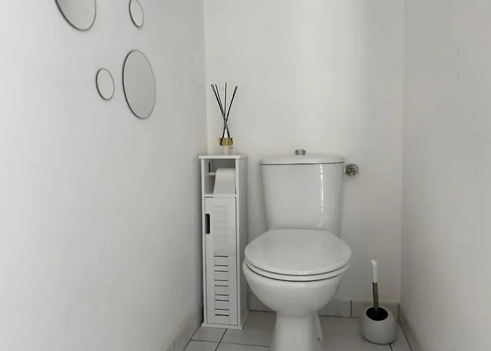 Prázdninový dům Jolie Colombe, Maison 3 Ch 2 Sdb Beau Jardin Terrasse Amenagee A 15 Mn A Pied De La Du Centre En Bessin Proche Golf Et D'omaha Et Bayeux Port-en-Bessin-Huppain