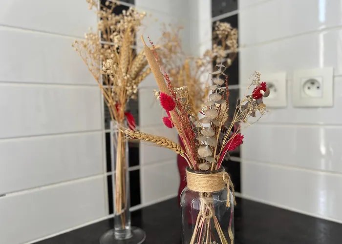 Prázdninový dům Jolie Colombe, Maison 3 Ch 2 Sdb Beau Jardin Terrasse Amenagee A 15 Mn A Pied De La Du Centre En Bessin Proche Golf Et D'omaha Et Bayeux