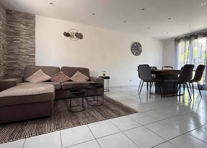 Jolie Colombe, Maison 3 Ch 2 Sdb Beau Jardin Terrasse Amenagee A 15 Mn A Pied De La Du Centre En Bessin Proche Golf Et D'omaha Et Bayeux *