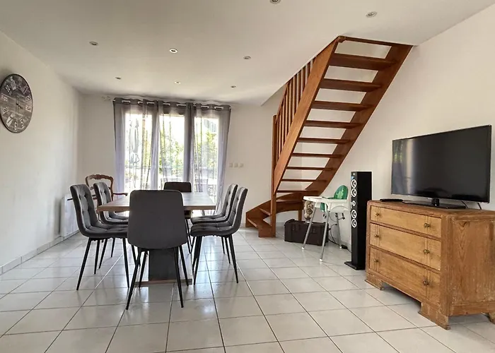 Jolie Colombe, Maison 3 Ch 2 Sdb Beau Jardin Terrasse Amenagee A 15 Mn A Pied De La Du Centre En Bessin Proche Golf Et D'omaha Et Bayeux Prázdninový dům *