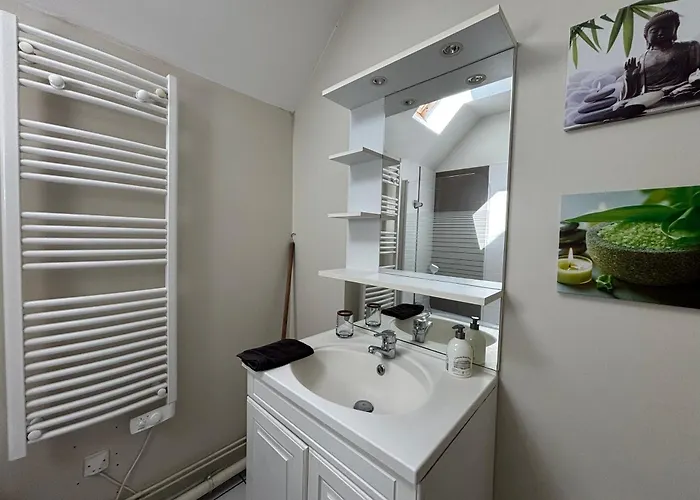 Jolie Colombe, Maison 3 Ch 2 Sdb Beau Jardin Terrasse Amenagee A 15 Mn A Pied De La Du Centre En Bessin Proche Golf Et D'omaha Et Bayeux