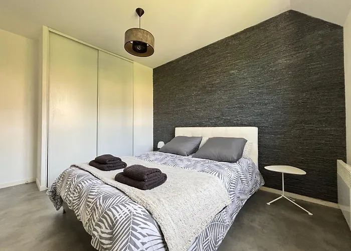 Holiday home Jolie Colombe, Maison 3 Ch 2 Sdb Beau Jardin Terrasse Amenagee A 15 Mn A Pied De La Du Centre En Bessin Proche Golf Et D'omaha Et Bayeux *