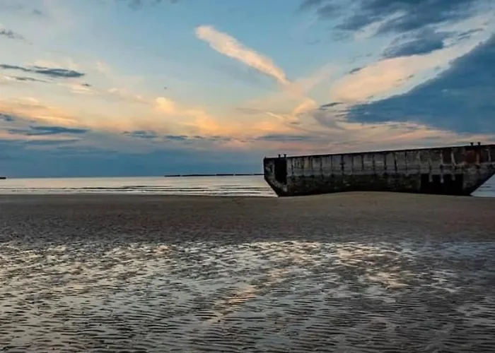 Jolie Colombe, Maison 3 Ch 2 Sdb Beau Jardin Terrasse Amenagee A 15 Mn A Pied De La Du Centre En Bessin Proche Golf Et D'omaha Et Bayeux Holiday home Port-en-Bessin-Huppain