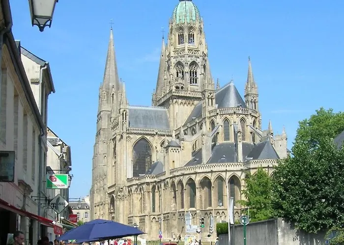 Jolie Colombe, Maison 3 Ch 2 Sdb Beau Jardin Terrasse Amenagee A 15 Mn A Pied De La Du Centre En Bessin Proche Golf Et D'omaha Et Bayeux