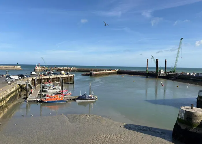 Jolie Colombe, Maison 3 Ch 2 Sdb Beau Jardin Terrasse Amenagee A 15 Mn A Pied De La Du Centre En Bessin Proche Golf Et D'omaha Et Bayeux Port-en-Bessin-Huppain